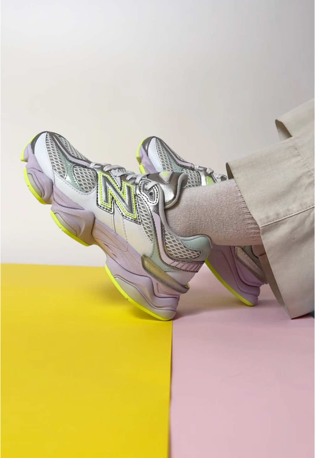 Bubblegum Vibes 🍬🩷 The New Balance 9060 “White Taro” 👀 #newbalance9060 #pinksneakers #gymfashion #girlssneakers #fyp 
