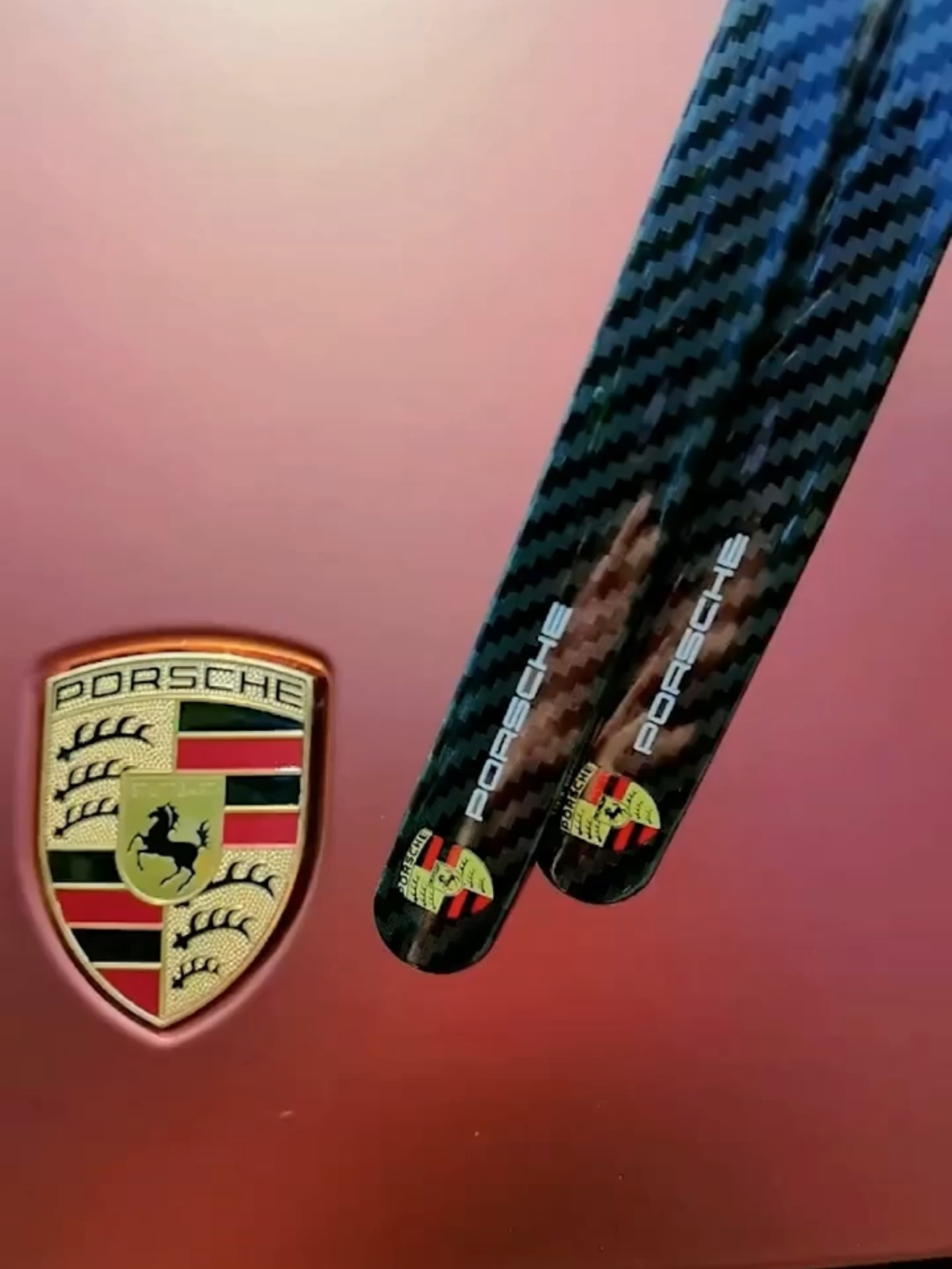 🚗New carbon fiber boneless wiper blades, leave your car year and model, so that your driving vision is always clear!  🎁With car logo, dedicated to special car, support customization  🛒LINK:waikea.com/products/boneless