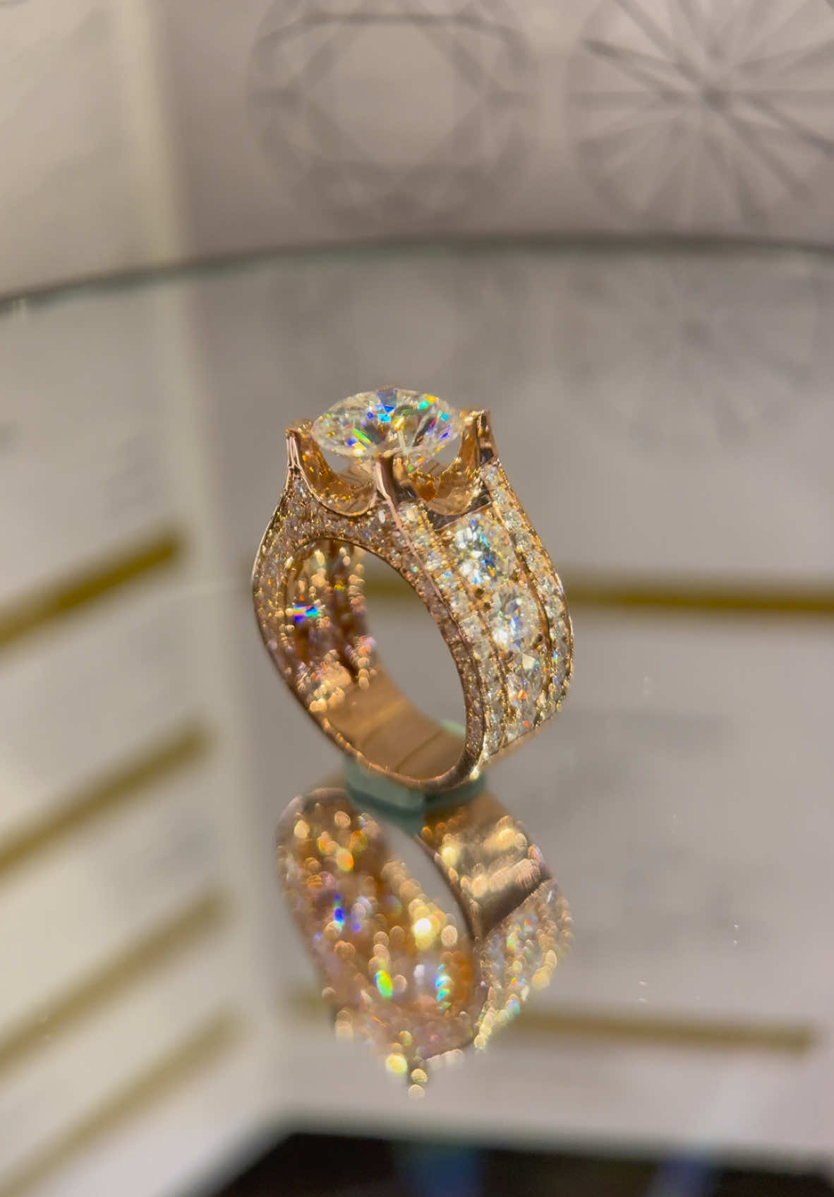 Năm nay anh em đeo Vàng Hồng sang luôn ạ 💍💎#xuhuong #fyp #phanhungluxury #hungtrangsuc #trangsuc #diamond  