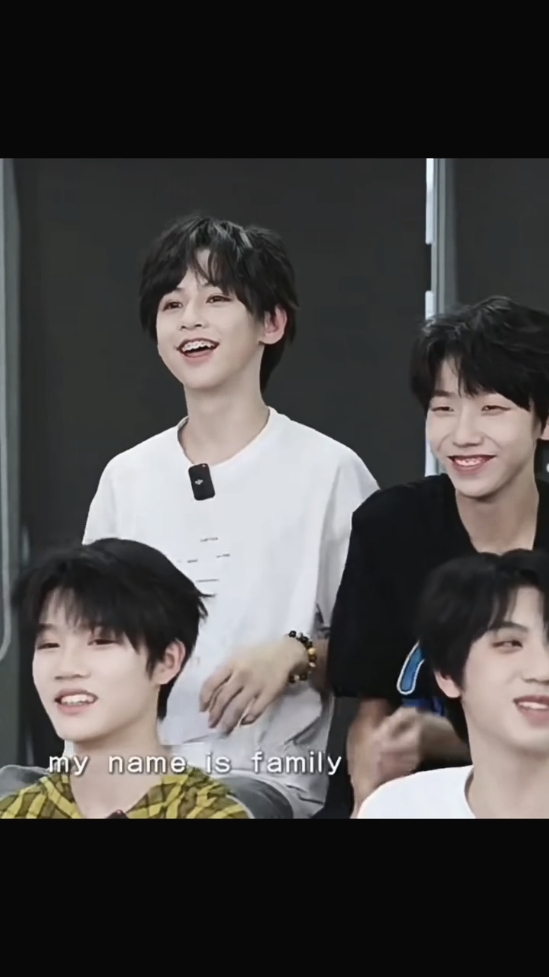 แอบเห็นอนาคตตี๋ล่ะ555//จังหวะนี้หาวป๋อน่ารักมากกก🫶🏻🙊 #หยางหาวป๋อ #เนี่ยเหว่ยเฉิน  #tffamily_4th_generation #tffamily🇨🇳💫 #tf家族四代🤴🌷 #tf家族练习生 #tffamily🇨🇳💥💯 #tffamily🇨🇳💥💯 #时代少年团 #tffamily 