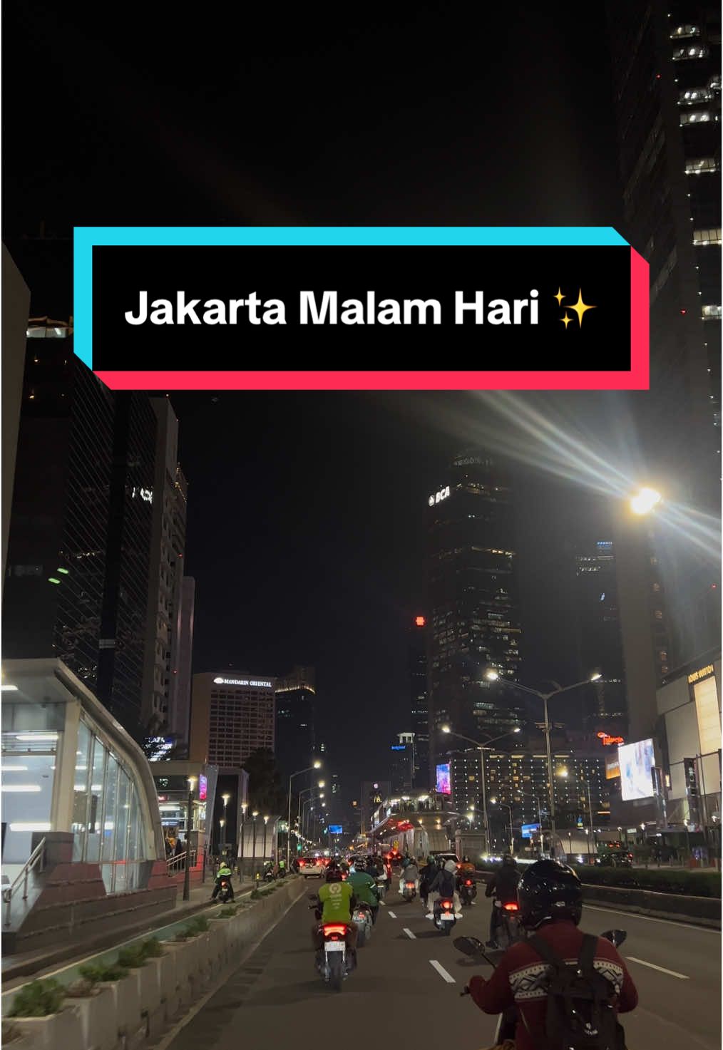menikmati suasana jakarta naik motor di malem hari yang ga macet 🥹 ✨ #jakarta #ridenight #night #nightride 