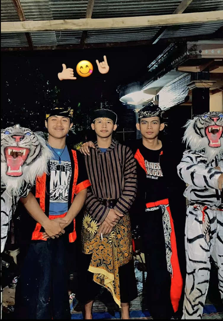 asmaranala🥵 @Cagur itu tegar @Dio Alfauzi_  #mahesomanggolo #bantengbrangwetan #beranda #lawang #pmberot #fypシ゚ #fyp #beranda 