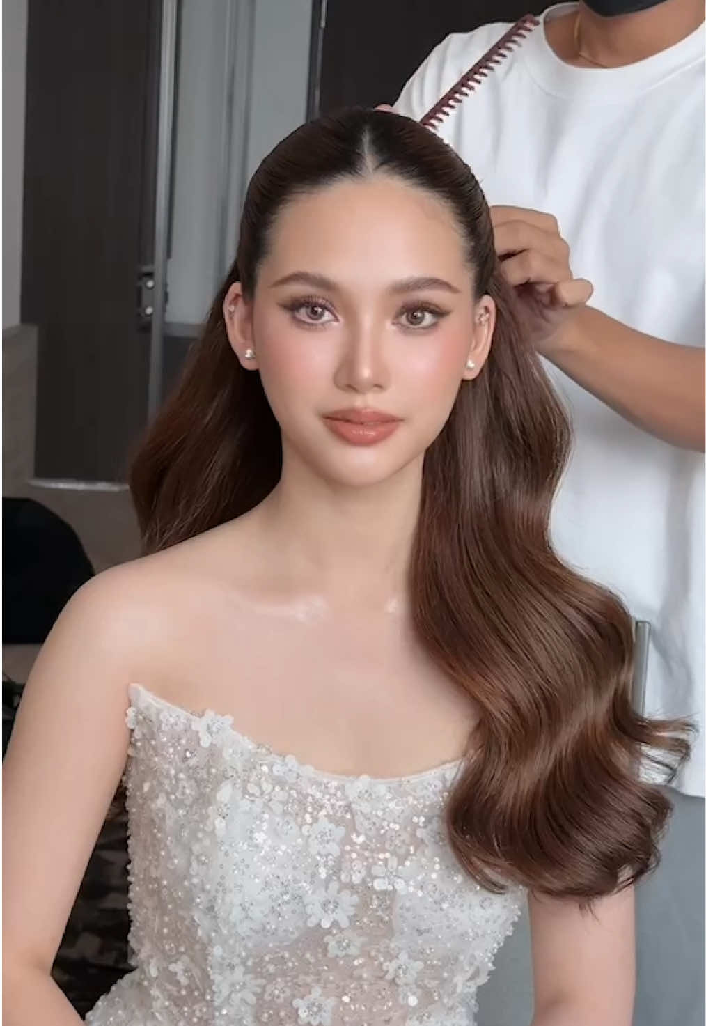 Bridal hairstyle, elegant style form me  Wonder Hair x Julie Make up  Make up @Julie19makeup 💄  Hair @wonder_hairstyle26 💈  #ช่างแต่งหน้าเจ้าสาว #ช่างแต่งหน้าทำผม #ช่างแต่งหน้ารับปริญญา #ช่างเเต่งหน้ากรุงเทพ #ช่างแต่งหน้ามืออาชีพ #ช่างทำผมกรุงเทพ #ช่างทำผม #ช่างทำผมไปงาน #ช่างทำผมรับปริญญา #ช่างทำผมเจ้าสาว #ช่างทำผมมืออาชีพ #bride #wedding #makeupartist #bridemakeup #glam #beautiful #sobeautiful #hair #hairstylist