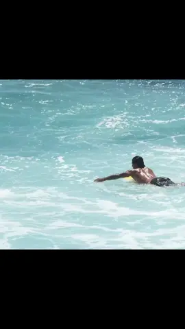 Gabriel Medina + Eminem 🤩🤯😮 #surf #surfing #wsl 