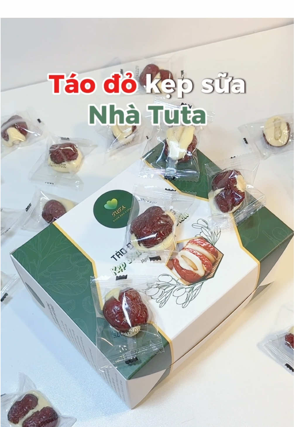 Táo đỏ kẹp sữa Tuta, ngon thiệt nha mấy bà #dimriviu #tuta #taodokepsualacdanhanhatdieu #taodotancuong #xuhuong 