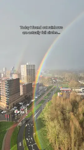 🌈 Looking outside for a second and this beauty caught all of my attention ✨️ #rainbow #circularrainbow #rainbowcircle #nature #fyp 