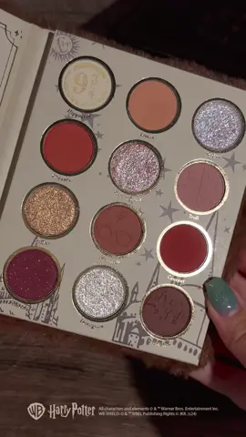 Swatches this fierce could only come from one palette 🫢 Conquer 12 different mythical beasts with our Monster Book of Monsters Palette 🪽 Craft courageous looks with shades named after the ferocious critters of the Wizarding World including both dazzling shimmers and soft mattes 🎨(ID:49022987） #eyeshadowpalettes#eyeshadowswatches#colorfuleyeshadow#multicoloreyeshadow#harrypotterobsessed#harrypotteraddict#sheglam#sheglamnewcollection#makeupset#sheglamharrypotter#sheglamcruetlyfree#sheglameyeshadow