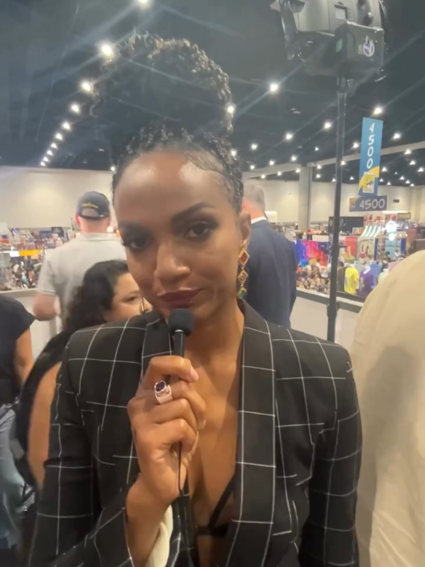#TBT! Some The Rookie at Comic Con content for the feed today ❤ 📁 therookieabc (IG, July 2024) #therookie #therookieuniverse #comiccon2024 #mekiacox #richardtjones #melissaoneil #nathanfillion #ericwinter #alyssadiaz #shawnashmore #jennadewan #lissethchavez #therookiearchive