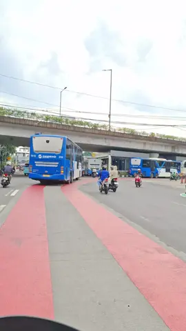 ada yg pernah lewat sini..?? #jakarta #viral #ibukota #viralvideo #fyp #busway #transjakarta #transjakartabusway #angkutanumum #jakartatimur 