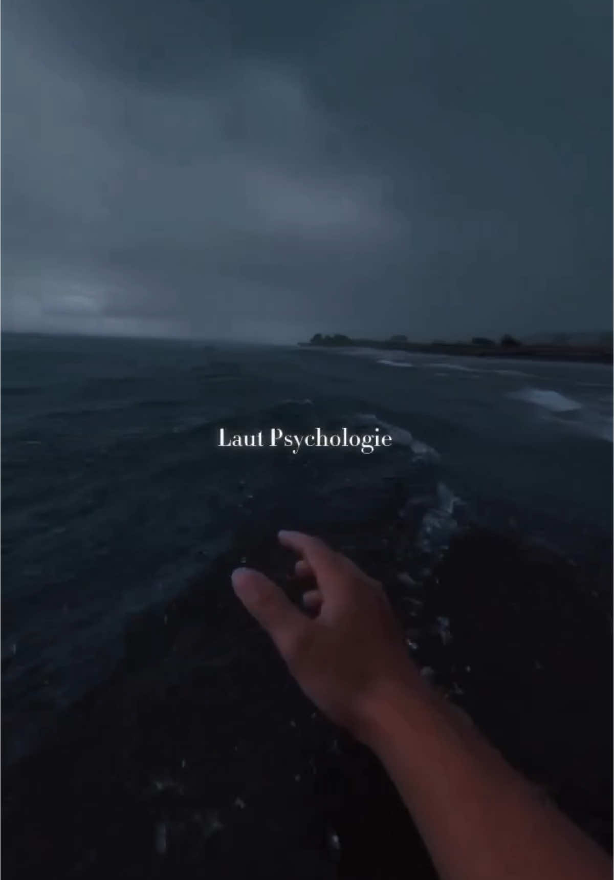 „Lerne deine Emotionen zu regulieren.“ #zitatezumnachdenken #sprüchezumnachdenken #zitateundsprüche #lebensweisheiten #overthinker #nachdenklich #angst #psychology #psychologie #erfolg #mindsetmotivation #aestheticvideos 