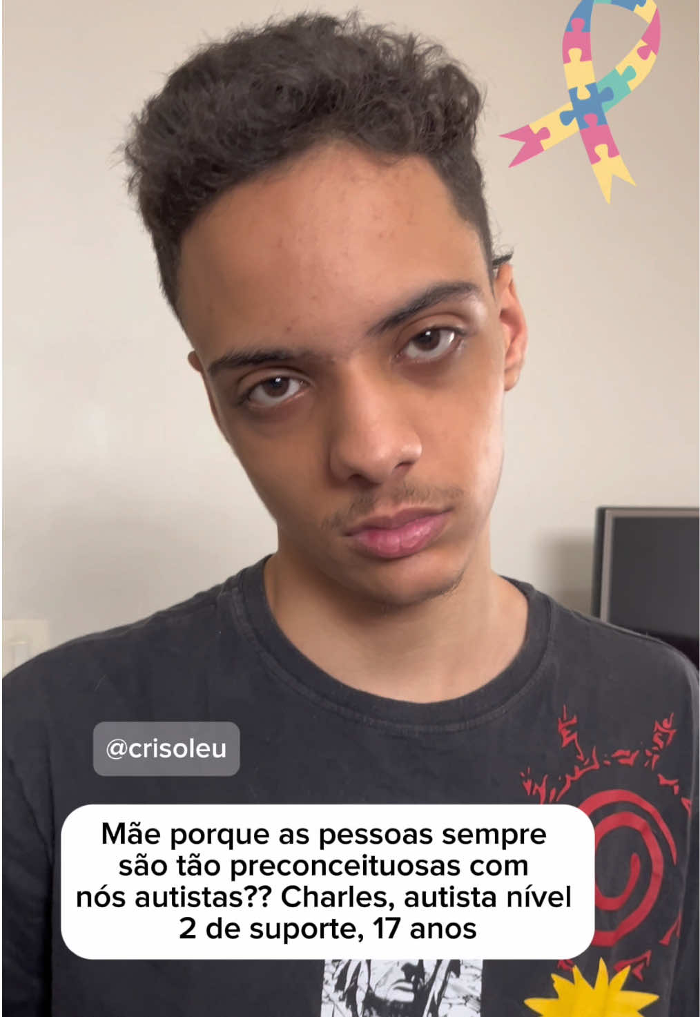 Assiste até o fim!! Olha o que o Charles me falou gente 😢😢😢😢 O autista sabe e sente muito mais tudo isso, do que os outros. Porque ele vive isso na pele!! 😢😢😢😢Charles tem dificuldade para se expressar, mas vocês conseguem entender o que ele quis dizer. Não é fácil gente. Tenho dois filhos com Autismo.  Os irmãos Autistas Charles e Chiquinho🧩🧩 ** Charles (17 anos) é nível de suporte 2.  Chiquinho (13 anos) é nível de suporte 1. Eles tem comportamentos completamente diferentes. Sabemos que nenhum autista é igual ao outro. Eu sempre falo que você pode saber tudo sobre o autismo e ter estudado muito sobre isso. Mas você tem que estudar o autista. Pois como nenhum autista é igual ao outro,  a abordagem e as terapias são diferentes para cada um deles.  Venham conhecer os irmãos autistas Charles e Chiquinho. Essa dupla é um amor!!Postando um dia a dia atípico e muito legal. Impossível não se apaixonar por eles!!! Vivência com os animais!! Brincadeiras. Atividades. Obstáculos do dia a dia e etc Venha conhecer !! Autismo, amor e inclusão social 💙💙🧩🧩 #autismo #tea #inclusao #sp #pcd #fy #virel #fyp 