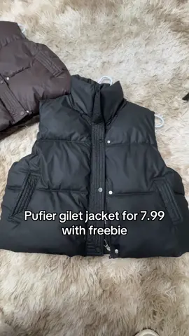 Buy 1 get 1 free 🎁 #outfit #wintercoat #gilet #fashion #girls #smileder #buy1get2 #tiktokuk🇬🇧 #tiktokmademebuyit #gift #hairvitamin 