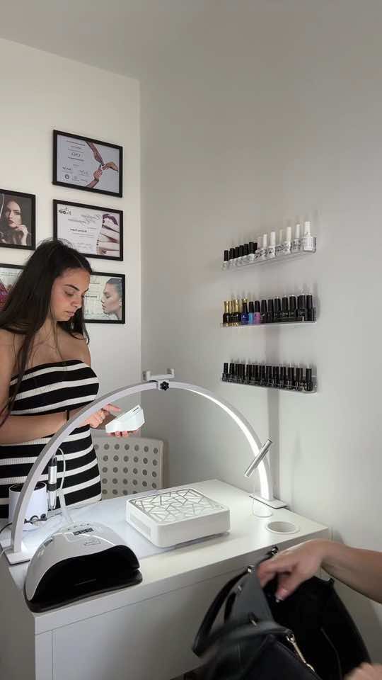 😂😂😂😂😂 #nails #gel #manicure #biab #nailsireland #halfmoonlamp #naildrill #beauty #nailtech 