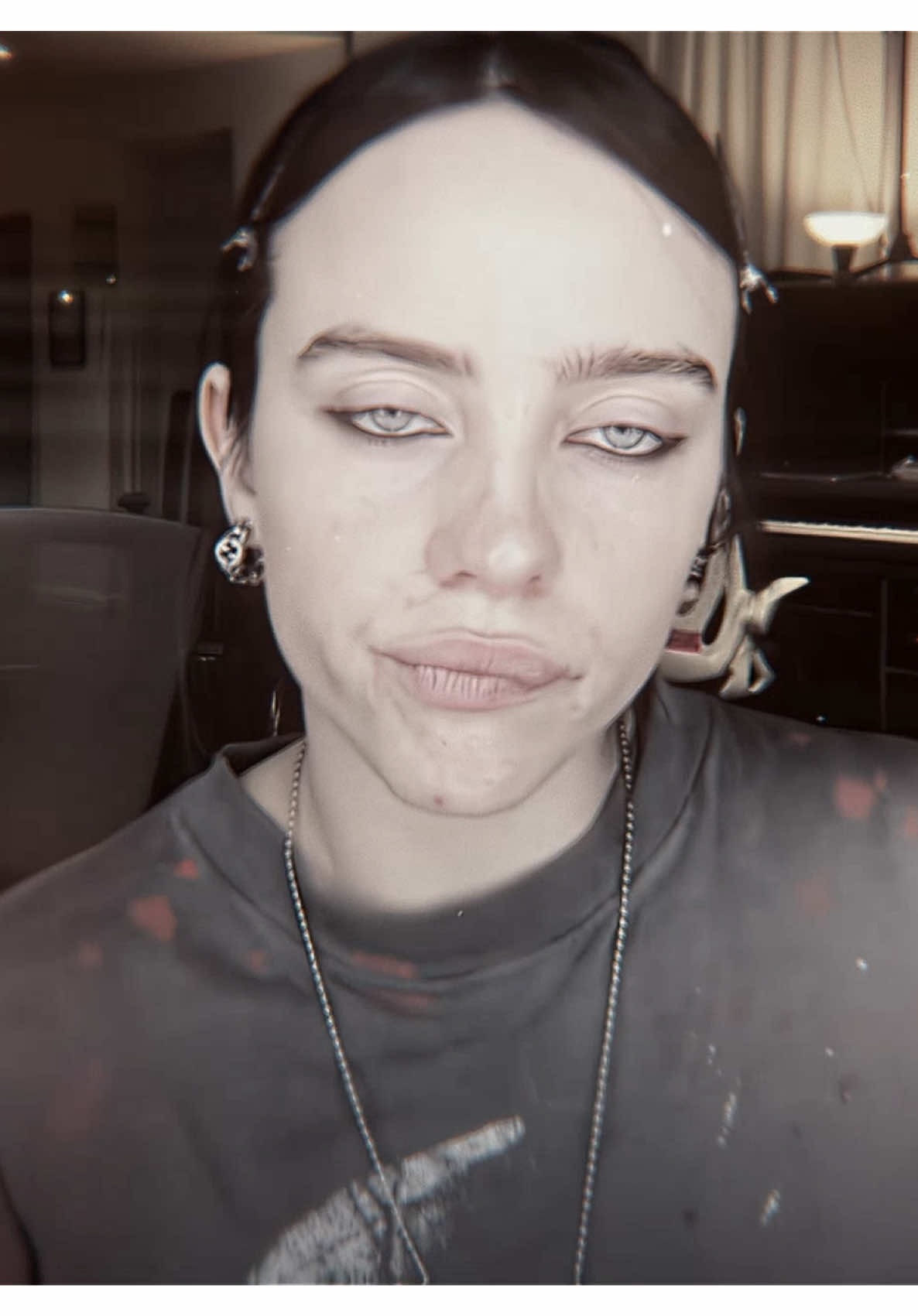 Let me be her lipstick // id:@zaepbills™  @BILLIE EILISH ##billieeilish##billieeilishedits##fyp##edits##aftereffects##ae##4k##60fps##foryoupage#mytype