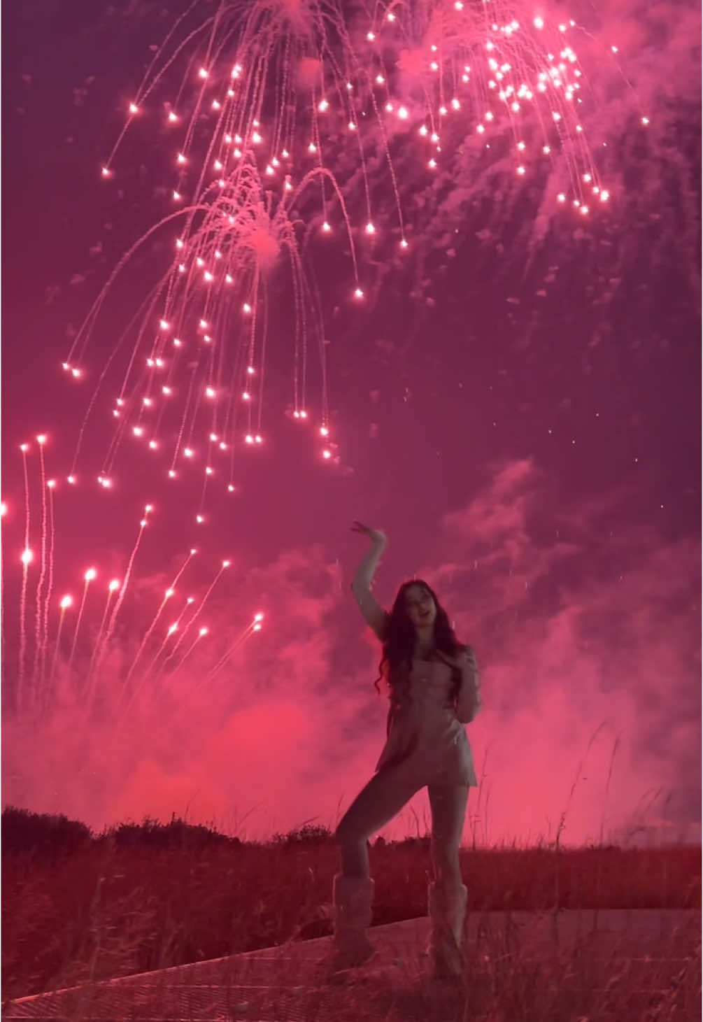 What’s after like?🎆💗 #afterlike #afterlikechallenge #fireworks #kpopdance #fyp #2025 #newyear #dance #ive #iveafterlike #wonyoung 