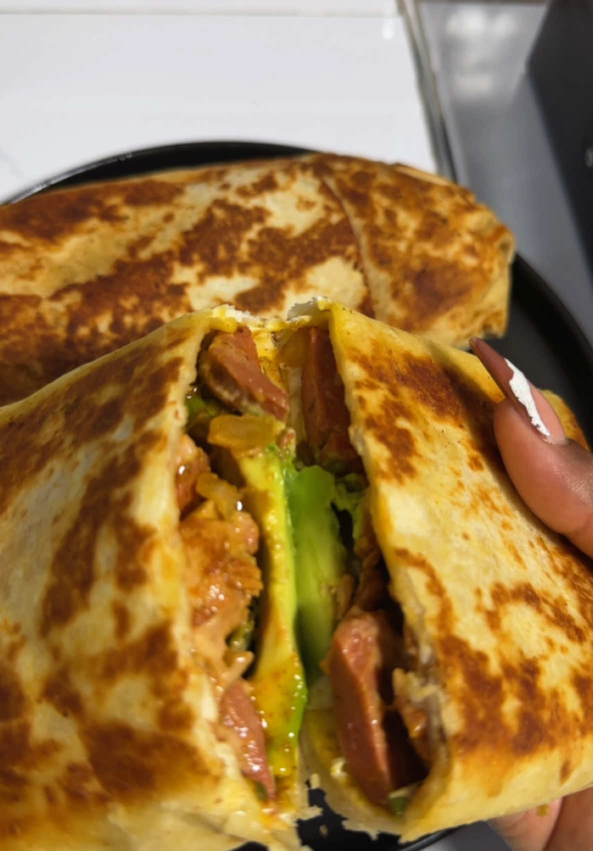 Pov: you are craving a chicken avocado wrap and you end up making the biggest wrap ever🤤 #yummyfood #chickenavocadowrap #cookwithkikes #homecookedmeals 