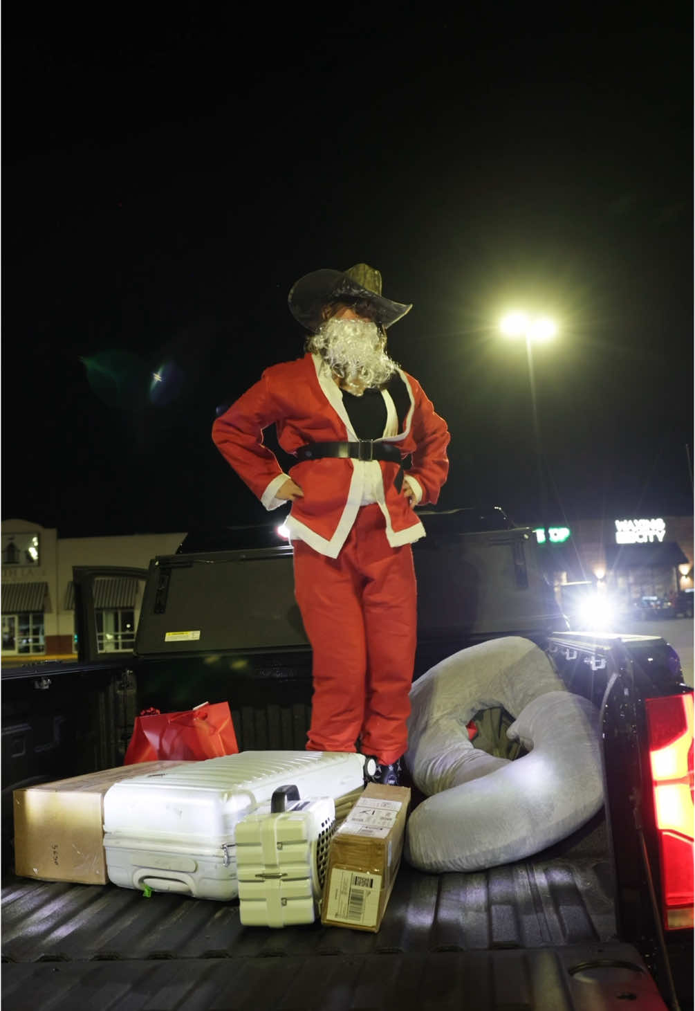 santa drives a chevy 🎅🏼 #christmas #chevy #santa #bandgifts #countrymusic 