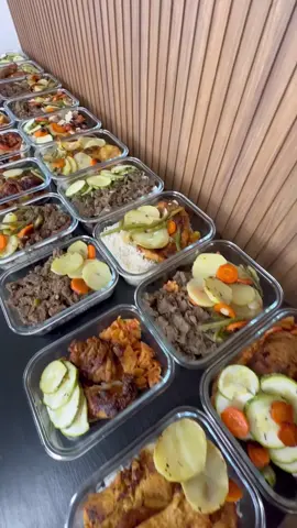 #MarmitasFit #ReceitasFit #DietaSaudável #ComidaSaudável #ReeducaçãoAlimentar #Emagrecimento #Fitness #VidaSaudável #DicasFit #MealPrep Hashtags para engajamento: #FocoNaDieta #FitLife #HealthyFood #DicasDeCozinha #ComidaSimples #SaúdeEMovimento #MarmitasDaSemana #ReceitasPráticas #AlimentaçãoSaudável #Viral