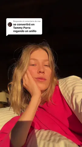 Respuesta a @mar Compartir sobre mi vida es algo que amo hacer en redes sociales ❣️ pero jamás va a ser más importante que mi familia y mi pareja💌, me gusta usar audios trendy sobre anillos y hablar de boda porque es algo con lo que siempre soñé (la fiesta, el vestido, todo. Mis papás han tenido un matrimonio hermoso por eso me gusta la idea de casarme) eso sí…  1. Sebas y yo LOS DOS queremos vivir antes juntos (así nos criaron a los dos, por eso no es raro para ninguno)  2. No hay prisa de nada, un anillo no te asegura amor…una relación sana y estable como la que tengo con Sebas si😅 Al final del día solo Sebas y yo sabemos lo que es cierto, pero no voy a dejar que contaminen lo más puro que tengo que es mi relación con Sebas , por eso no volveré a subir contenido relacionado a matrimonio ni bodas (aunque fuera todo broma y me divierta hablar de estos temas 😅). Los amo besitos ! 🥰❣️