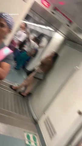 Enero con broche de oro🥹🌻 ETIQUETALA please 🥹#CapCut #etiquetala❤️ #metrocrush❤️ #detimeenamore #enero #oro #rubias #linda 