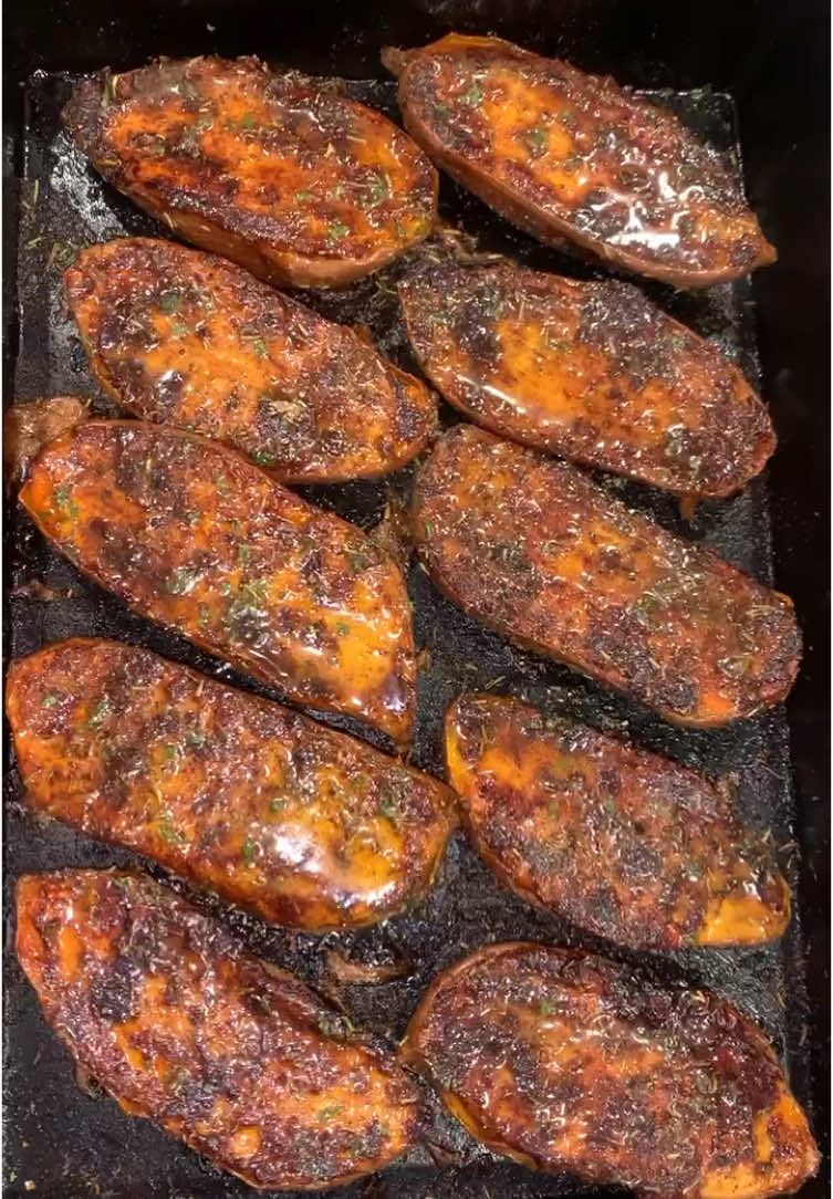 Oven roasted Sweet Potatoes  . . . #healthierfood #sweetpotato #ovenroasted #ovenroastedpotatoes #quick #fyp #trendingvideo #2025 #Recipe #recipes #quickrecipe #DinnerIdeas #lunchideas #quickdinner #easylunch #betterchoices #cleanerfood #newyearnewme #plantbasedtiktok #vegastiktok 