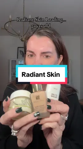 Products used: @In Your Face Skincare moisturizer @tarte cosmetics key largo drops in champagne glow @Estée Lauder double wear foundation  #rafiantskin #dryskin #GlowUp #foundationroutine #foundationhack #deweyskin #glowyskin #over40 #over40women 