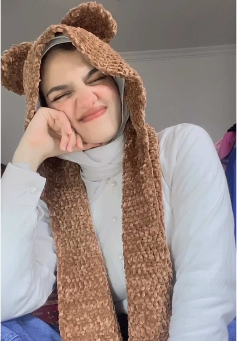 دي حرفيا اكتر كوفيه عسوله ممكن تعملوها بالكروشيه  #crochet #crochettiktok #crochettok #crochetscarf #teddybear #teddybearscarf #scarf #cute #brown #كروشيه #crochettutorial #crochetpattern #crochetok #crochetideas #girls #coquette #winter #yarn #hijabi #hijab #DIY #handmade #art #fouryou 