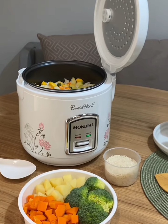 🚨OFERTA FANTÁSTICA🚨 Panela de Arroz Elétrica Mondial Bianca Rice😍 Gostou? Link promocional nos comentários✨ #panela #eletrica #arroz #prática #cozinha #comida #promoção #imperdível 