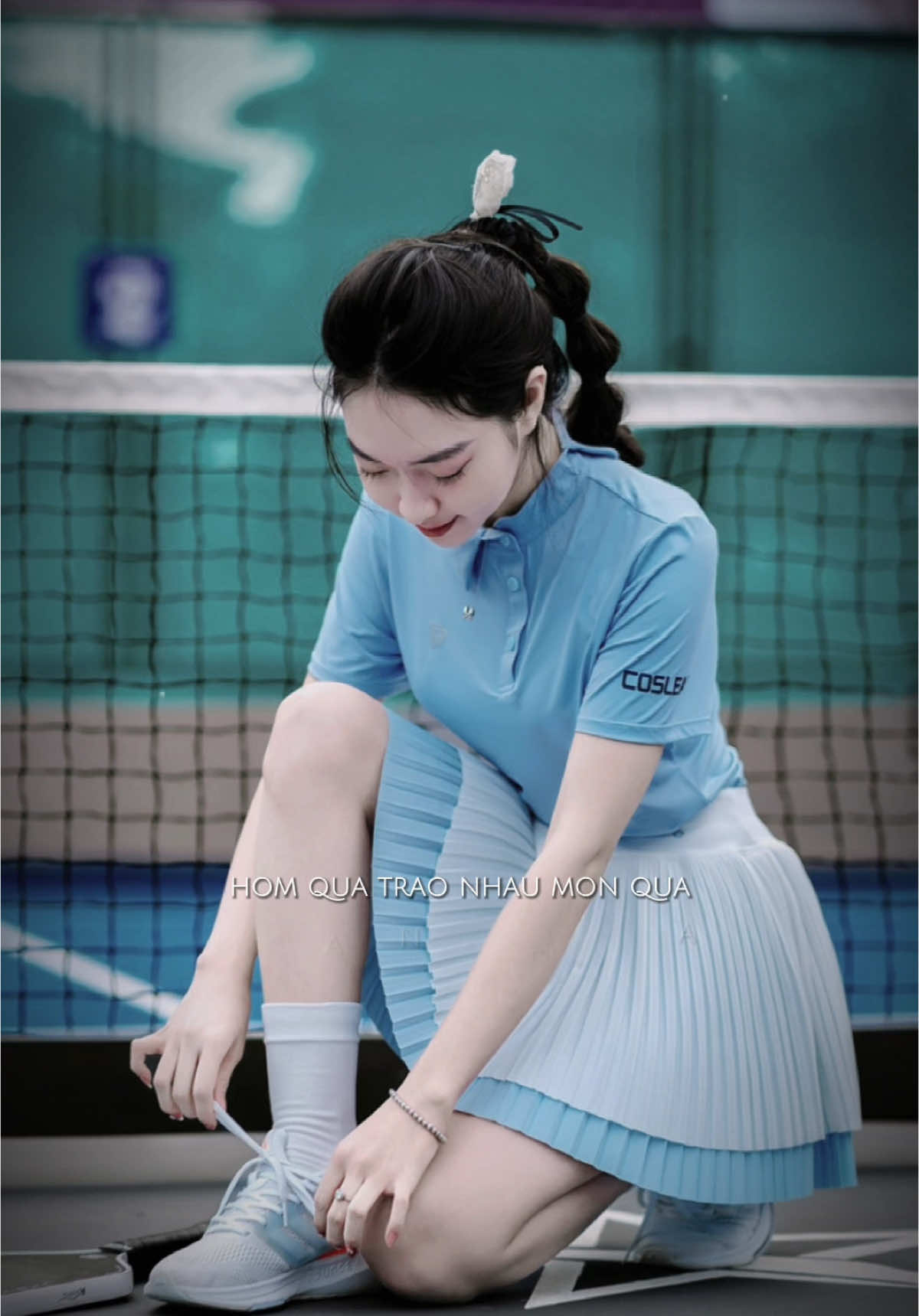 Hqua trao nhau món quà, hnay mình thành ngla 🙃 #newyear2025 #viral 