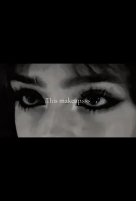 🪩#makeup #girl #blackliner#grungemakeup #sephora #viral #fyp #effystonem #darkfeminine #darkvibes  #model #eyeshadow 