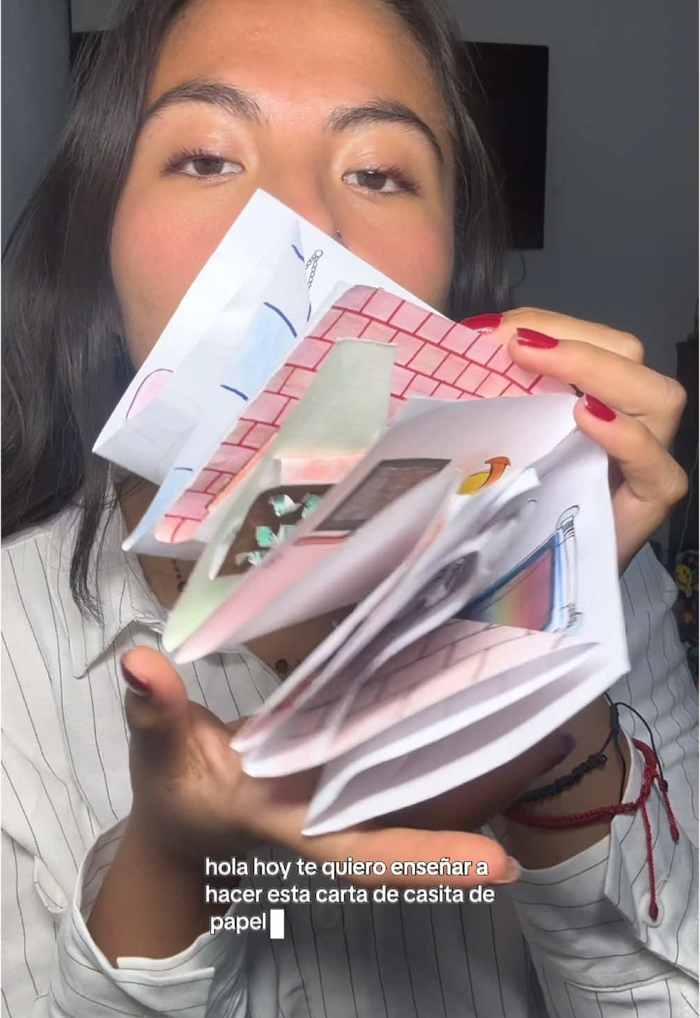 Carta de casita de papel con experiencia inmersiva 👀 (la idea es que la persona a la que se la regales escuche cada track mientras está en cada habitación) #DIY #manualidades #casitadepapel #novios 