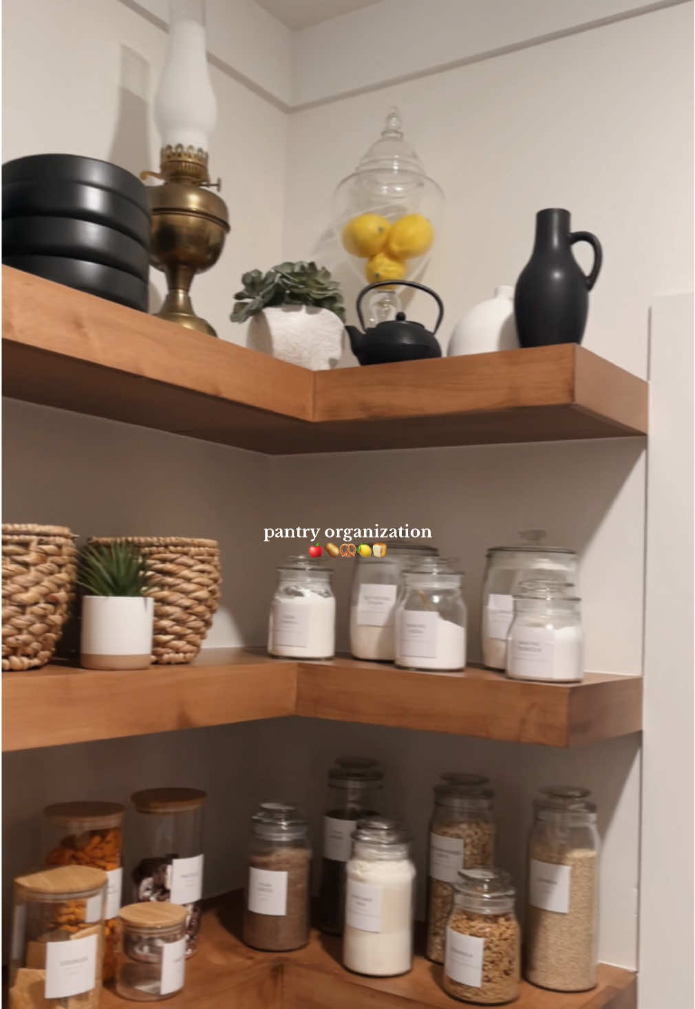 It’s pantry organization motivation yall #pantryorganization #organizedhome #asmrorganizing #organizewithme #pantryrestock #pantrymakeover #fyp 