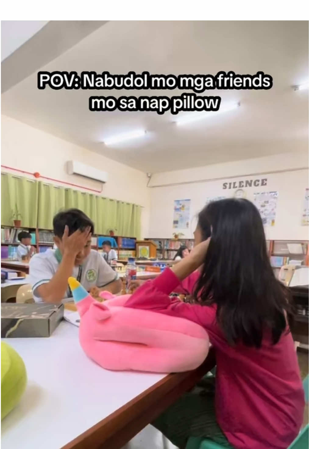as a student na kulang ang tulog, u need this!! pove using this pag vacant🤩 #studentlife #studentessentials #nappillow #tiktokfinds #tiktokshop #nap #collegestudent #essentials #schoollife #fyp #fy #viral 