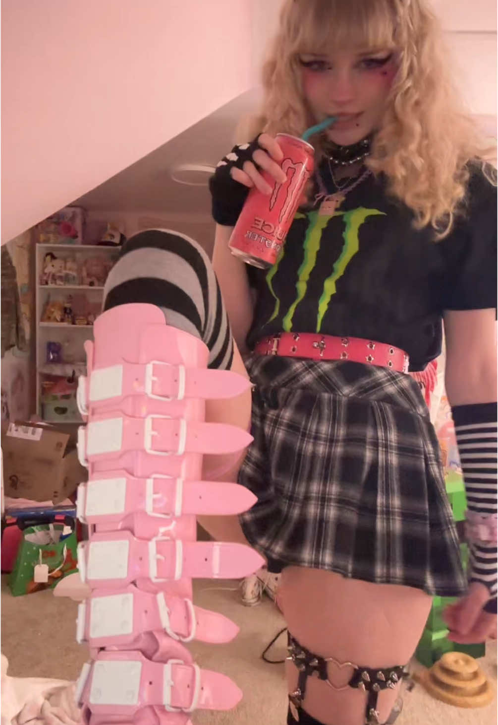 nekosnailz….. haven’t heard that name in a long time … 🚬🚬🚬#ColorCustomizer #2020 #2020tiktok #piercings #foryou #2020alt #fypシ #alternative #cutecore 