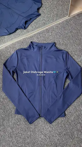 cakep banget dipake nya😭🦋✨ #jaketolahraga #jaketantiuv #jaketolahragawanita 