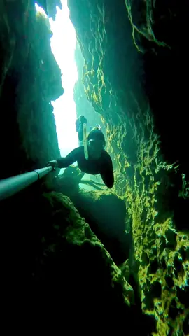 Come on this 1 minute 50ft dive with me 😋 #freediver #freediving #underwater