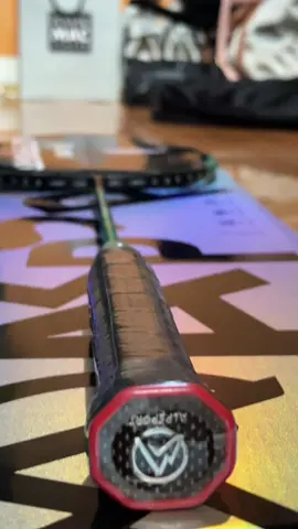 OMG This is it! ALPSPORT PEACOCK my new Favorite Racket this year👌🏻❤️ #alpsport #alpsportracket #alpsportpeacock #alppeacock #originalbadmintonracket #alpsportpeacock4umax35l 