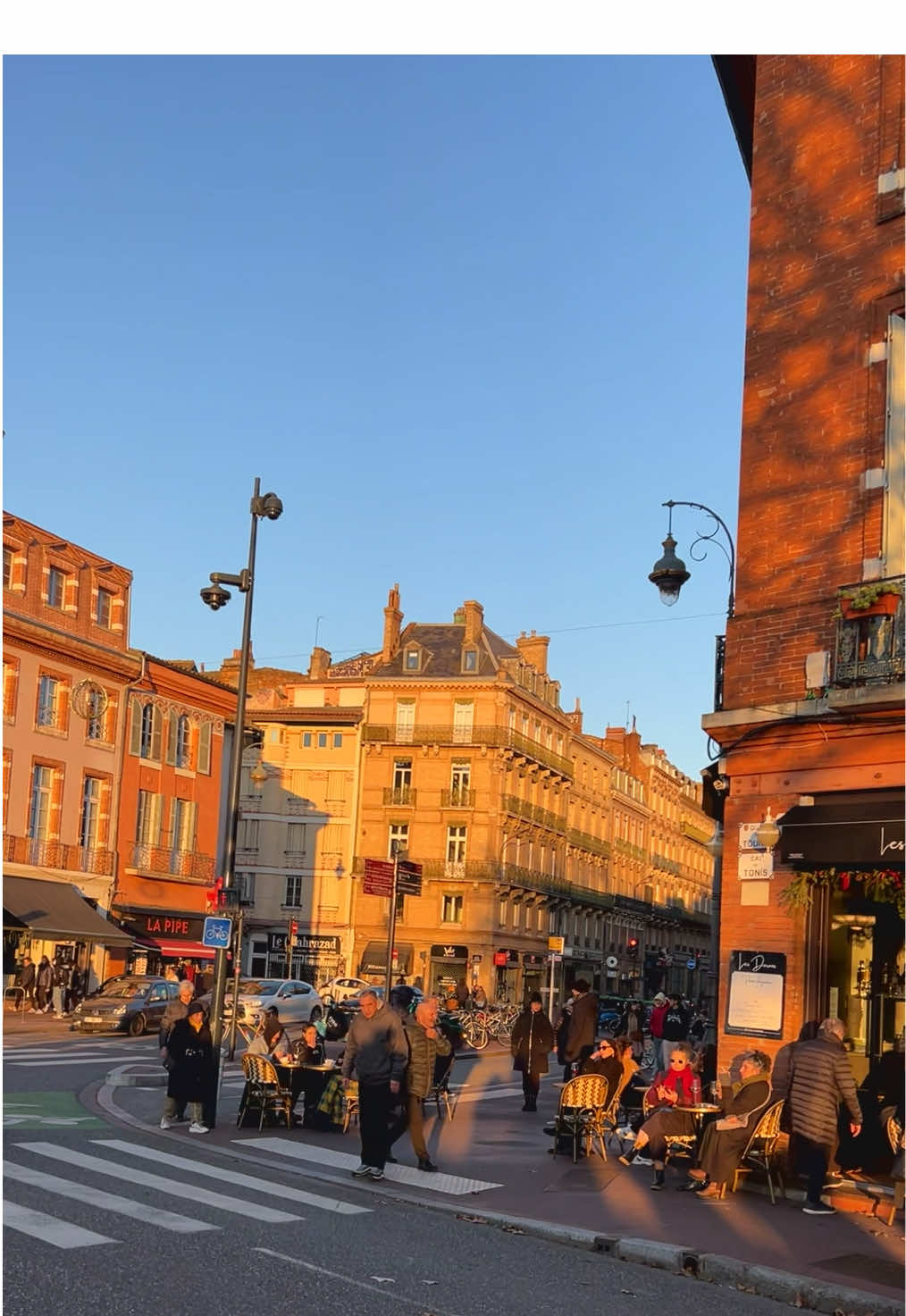 Balade dans les rues de Toulouse 🌆✨ Pont Neuf, le joyau de la ville 🏰🌉 #toulouse #voyage #explorefrance #occitanie