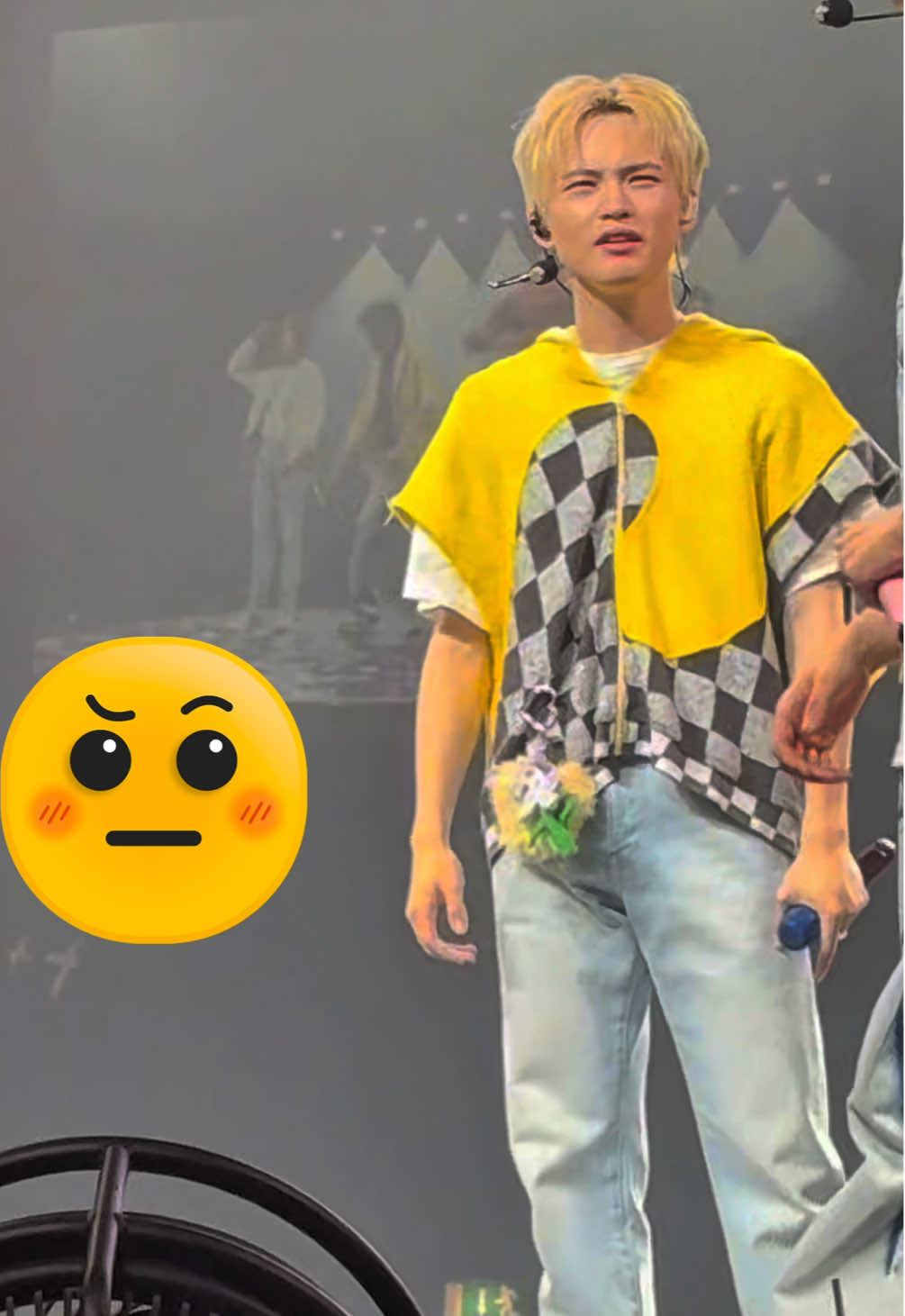 ??? this was the funniest thing 😭😭😭 chenle looked so confused 🤭🤭🤭#nctdream #tds3 #candy #thedreamshow3 #renjun #chenle #엔시티드림 #fyp 