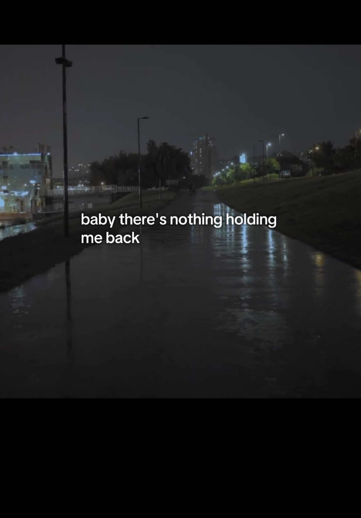 There’s Nothing Holdin’ Me Back - Shawn Mendes . . . Background Credits: Seoul Trip Walk #shawnmendes #song #lyrics #fypシ #fyp #foryoupage 