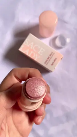 jelly type na highlighter + may cooling effect aaaaaa so nice!🫣✨ #sacelady #jellyhighlighter #coolingjelly #highlighterstick #makeup #highlighter #recommendations #fyp 