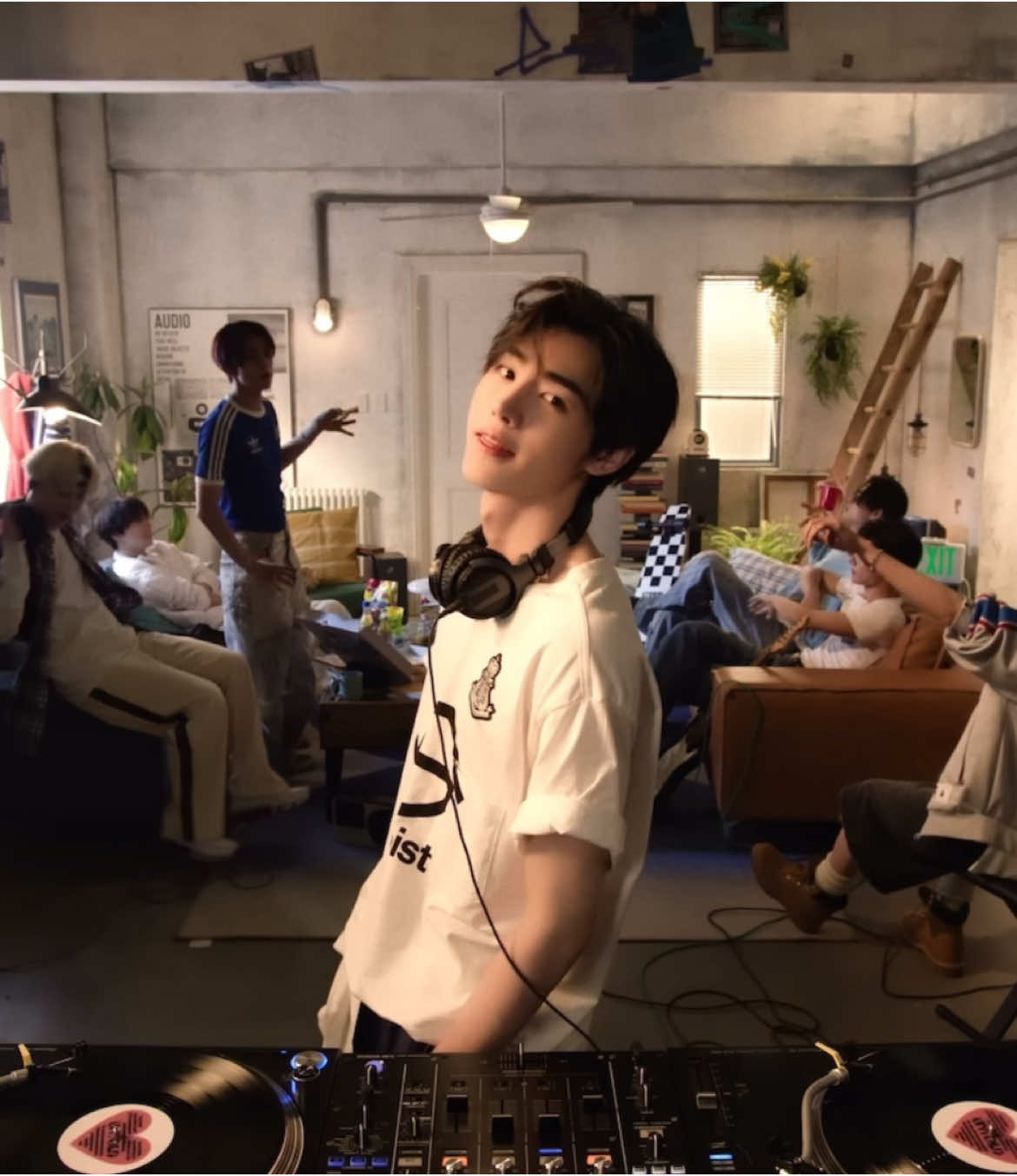 I can't find your silver lining I don't mean to judge #enhypen #sunghoon #jay #jungwon #jake #sunoo #heeseung #niki #fyp 