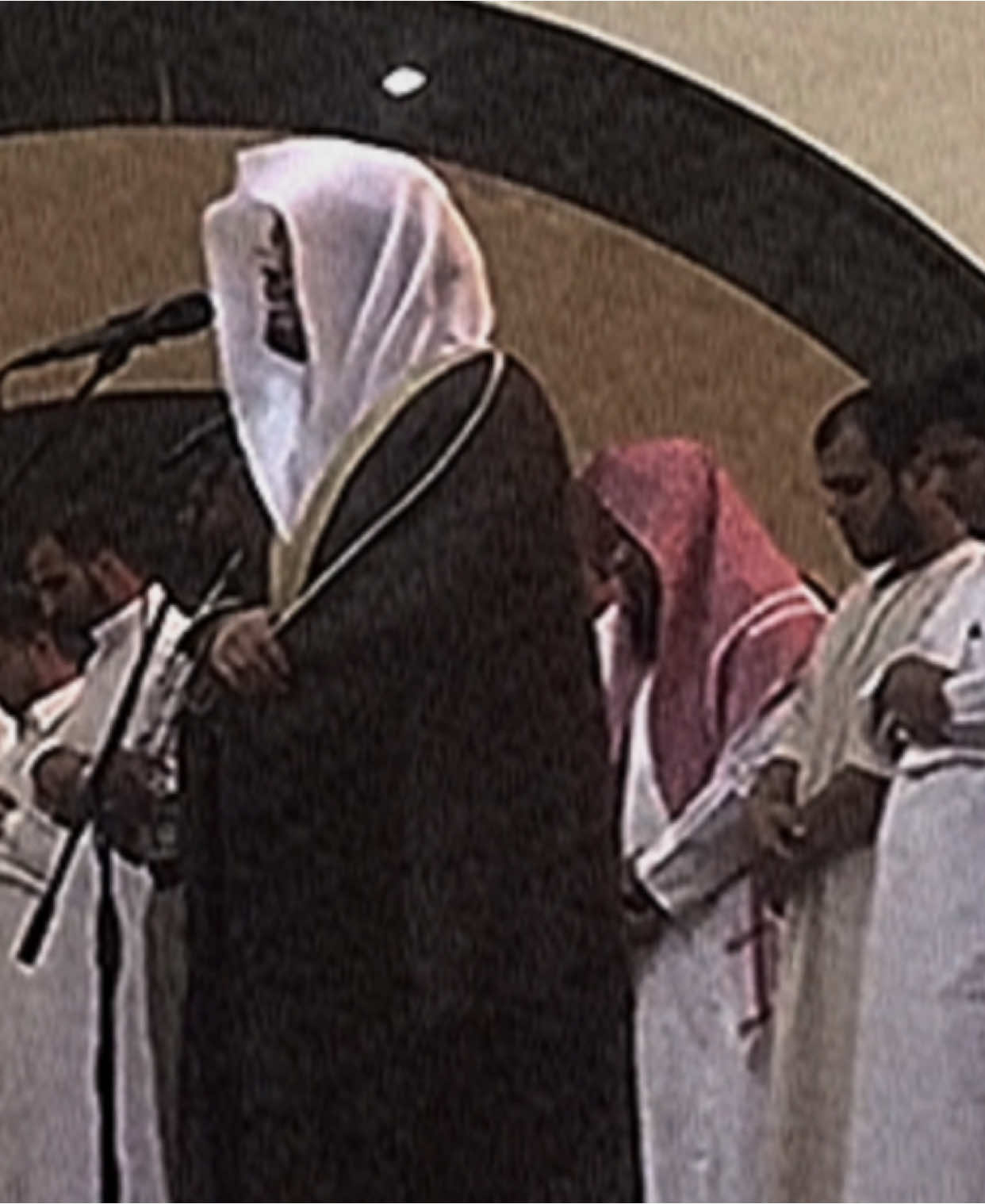 {وَأَشْرَقَتِ الْأَرْضُ بِنُورِ رَبِّهَا وَوُضِعَ الْكِتَابُ} قناتي تلجرام في البايو 🌺#ياسرالدوسري #تلاوة_خاشعة #قران #quran 