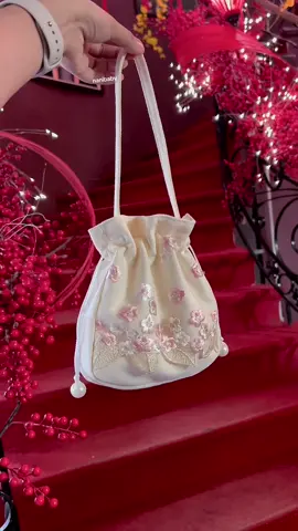 Túi giỏ thêu hoa nữ mix áo dài 