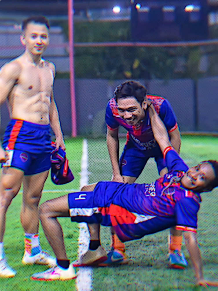 Gaya @dambel emang agak laen🗿 ajarannya si @capunnggg dah itu🤧 Support @UNIO FC TANGERANG  @Golden Camp Muaythai  @Horselin  @Whittaker Official  @Agres.ID  @Minyak Heilung Original  @cagho.official  @Supply Kurma Nusantara  #thetank #goldencamp #boxing  #fighter #whittaker #agres #heilung #cagho #minusone #horselin #horselinsusupremium #sehatnikmat #hidupsehat #kurma #kurmasehat 