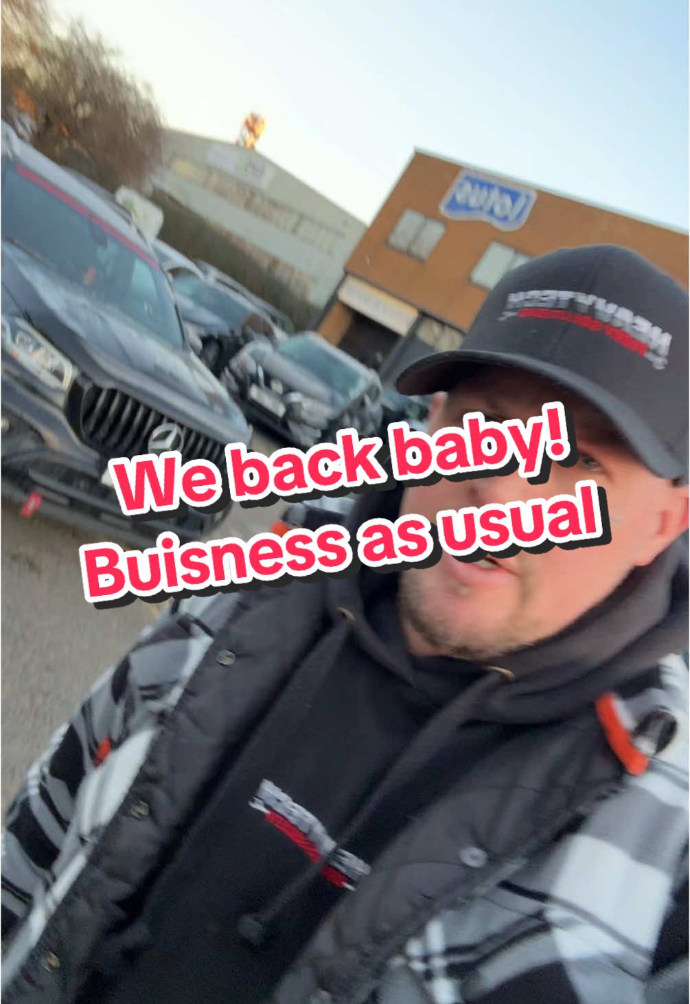 First job of the year and we’re been called out from the gym! We arnt starting as we mean to go on we are continuing as we already did baby! Last year was a raging success, if we keep our heads down & we graft as tho our life’s depend on it the blessings will continue to pile up for us and the ones around us.. happy new year everyone! Keep up the good graft! 💪🏻💪🏻#grafterssociety #newyear #ifitsnotbrokedontfixit #mechanicsoftiktok #mechaniclife #mechanic #trucks #fixstuff #fyp #heavyrecovery #howitworks #callout #breakdown #graft 