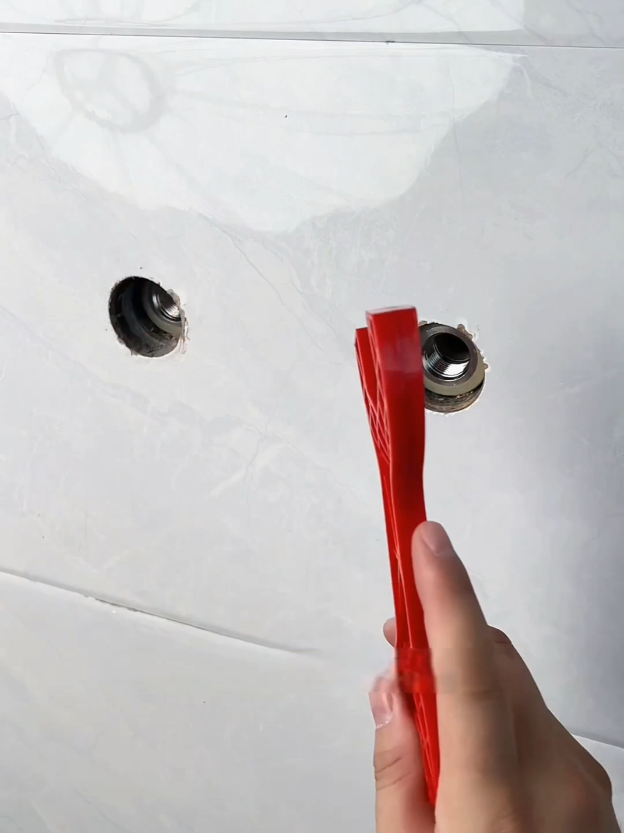 Chân sen thế hệ mới chỉnh độ dài cơ động, đầu ren xoay 360 độ. Bằng inox 304, giá rẻ như chân sen thường.  #donghe #suachua #diennuocdocla #diennuoc #thodiennuoc #sentam #voinuoc 