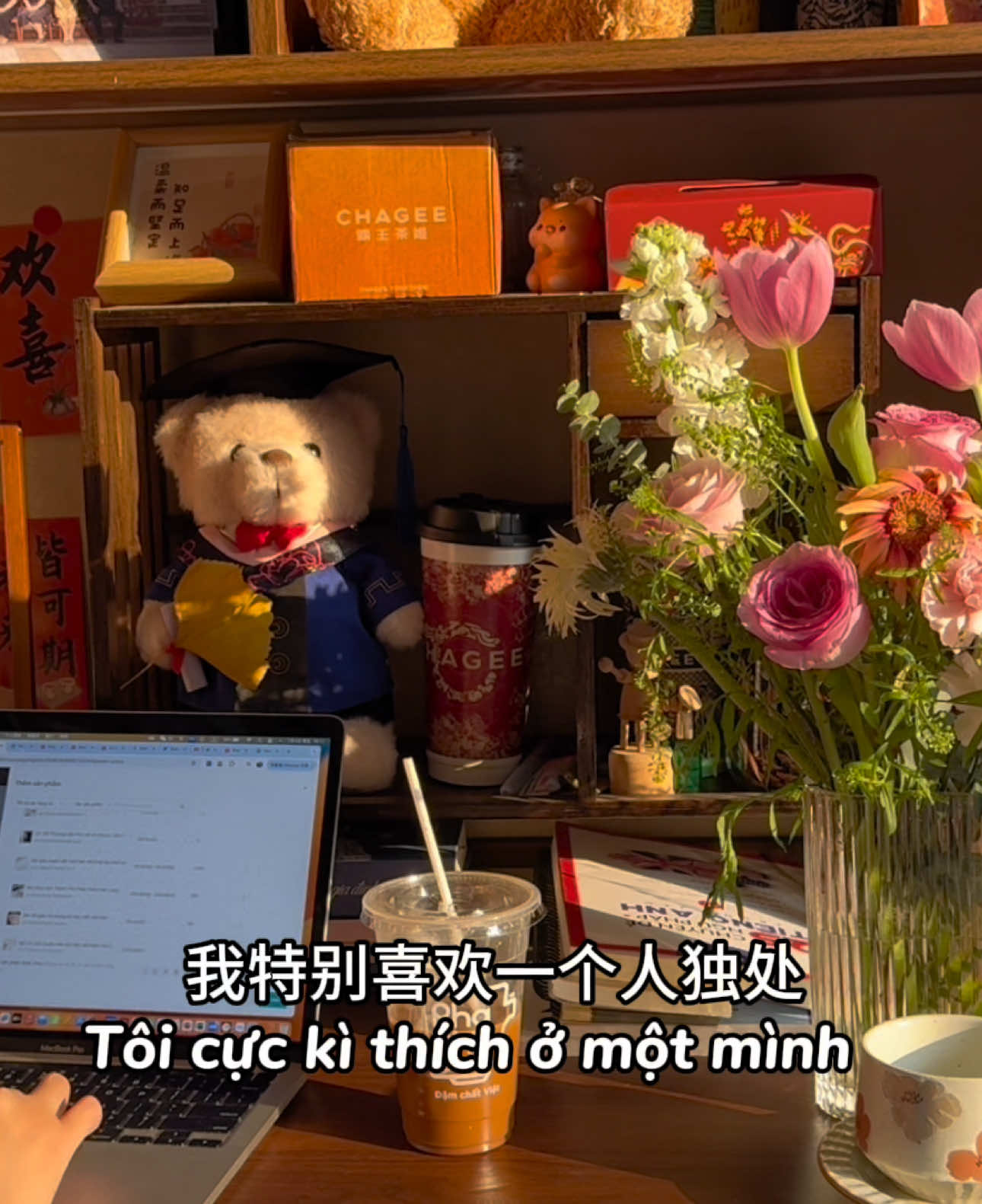 Tôi cực kì thích ở một mình. Tôi cảm thấy khi ở một mình tôi không có áp lực. Tôi không cần phải quan tâm tới cảm xúc của bất kì ai. Chỉ cần bản thân vui vẻ là được #tieubachdao #tiengtrung #daily #2025 #study #hanyu 