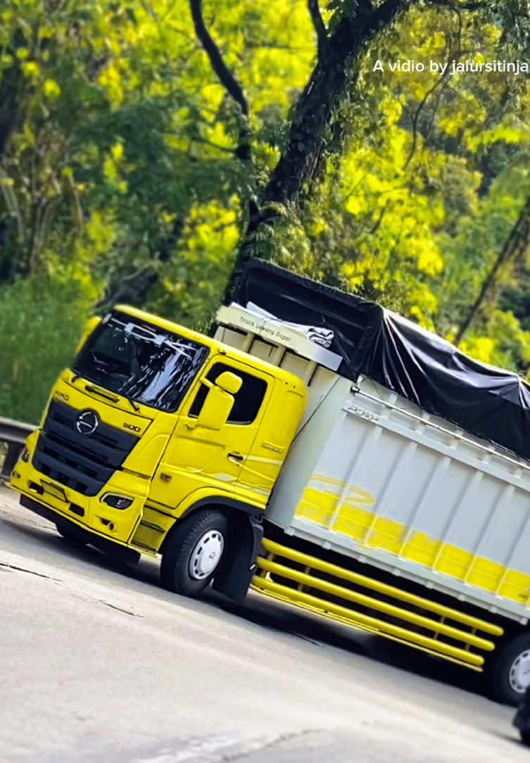 Truck Lawang Sugar😁😅#jalursitinjaulauikid #trucksumbar #fyppppppppppppppppppppppp #lewatberandafyp #fypviralシviral 