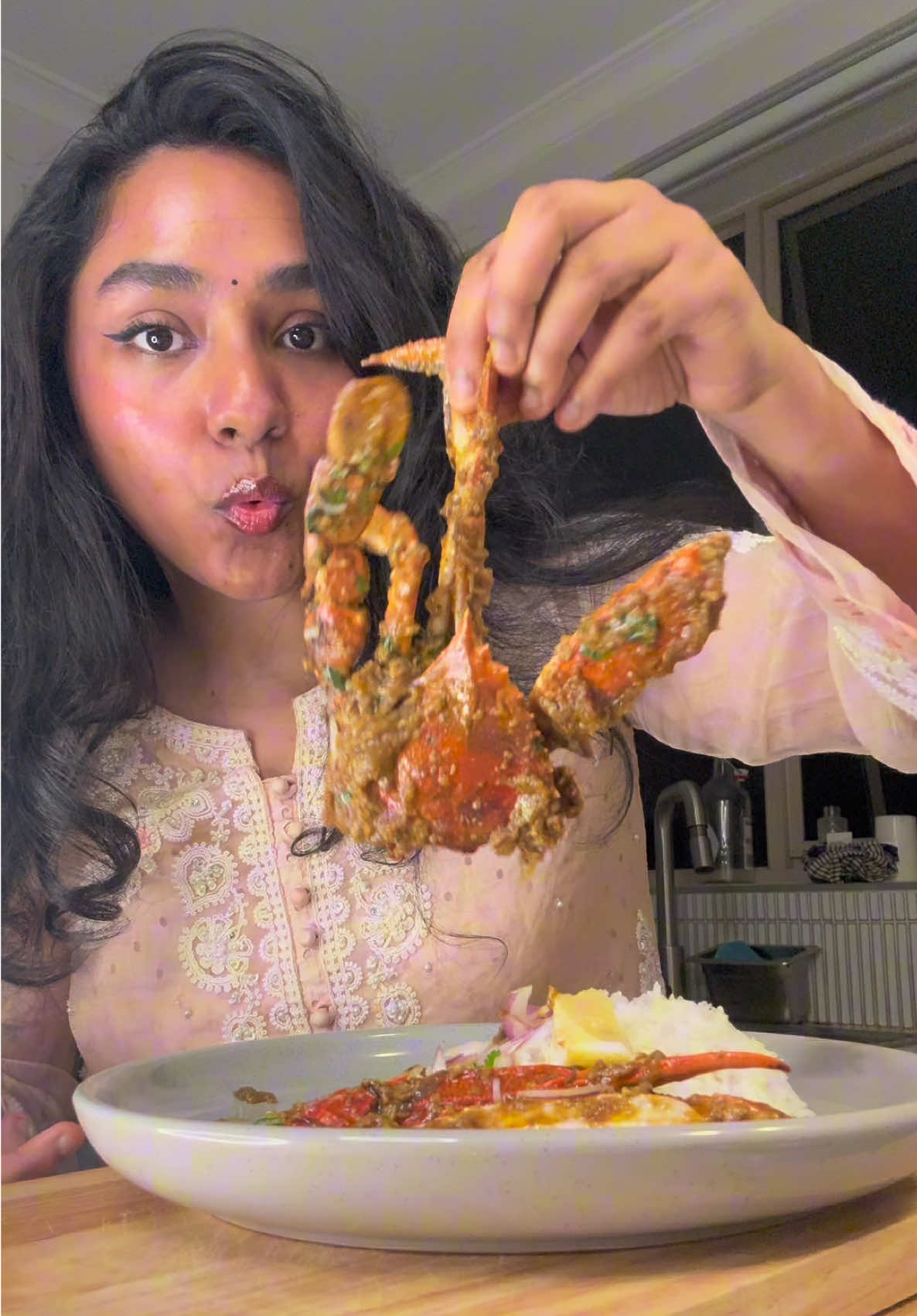 Deshi jhaal bideshe: episode 36. Winter edition. Spicy coconut kakra jhal. Spicy coconut crab. This recipe is an ultimate heaven for seafood lovers, specially if you like spicy bhuna gravy. With some steamed rice, some garlicky raita, a few slice of red onion and a slice of lemon this dish is gonna make you wanna go for seconds/thirds. Trust me you must try this recipe!! Full recipe is now available on my blog. Link in bio Ps: We are starting off strong. Lots of recipes to share, lots of aesthetics and lots of hosting tips and suggestions are coming! Stay tuned! #yourlilcook #bangladeshifood #bangladeshigirl #bangladeshi #bengalifood #recipeshare #fyp #fyp: #kakra #seafoodlover #seafood #crabcurry #crab #spicycrab #coconutcrab #snowcrab #seafoodboil